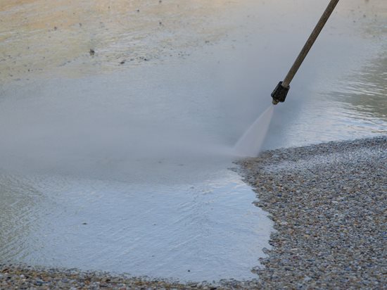 Surface Retarder, Exposed Aggregate 
Site
ConcreteNetwork.com
